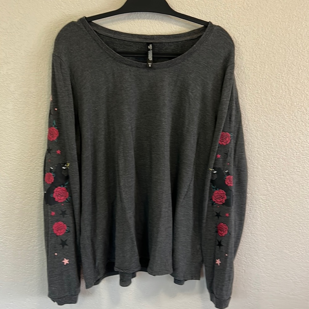 Torrid size 2 (US size 2X) Gray Sweater With Tattoo Sleeves
